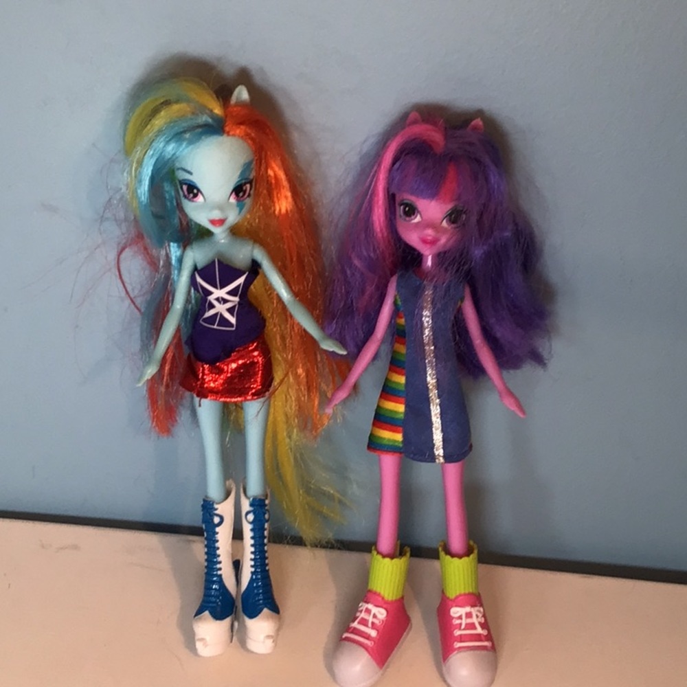 Set of 2 Equestria Girls dolls